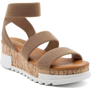 Sporty elastic strap platform sandal with cushion sole